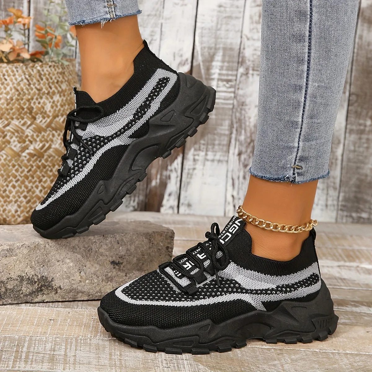 Women's Breathable And Comfortable Color-Blocked Outdoor Sports Shoes