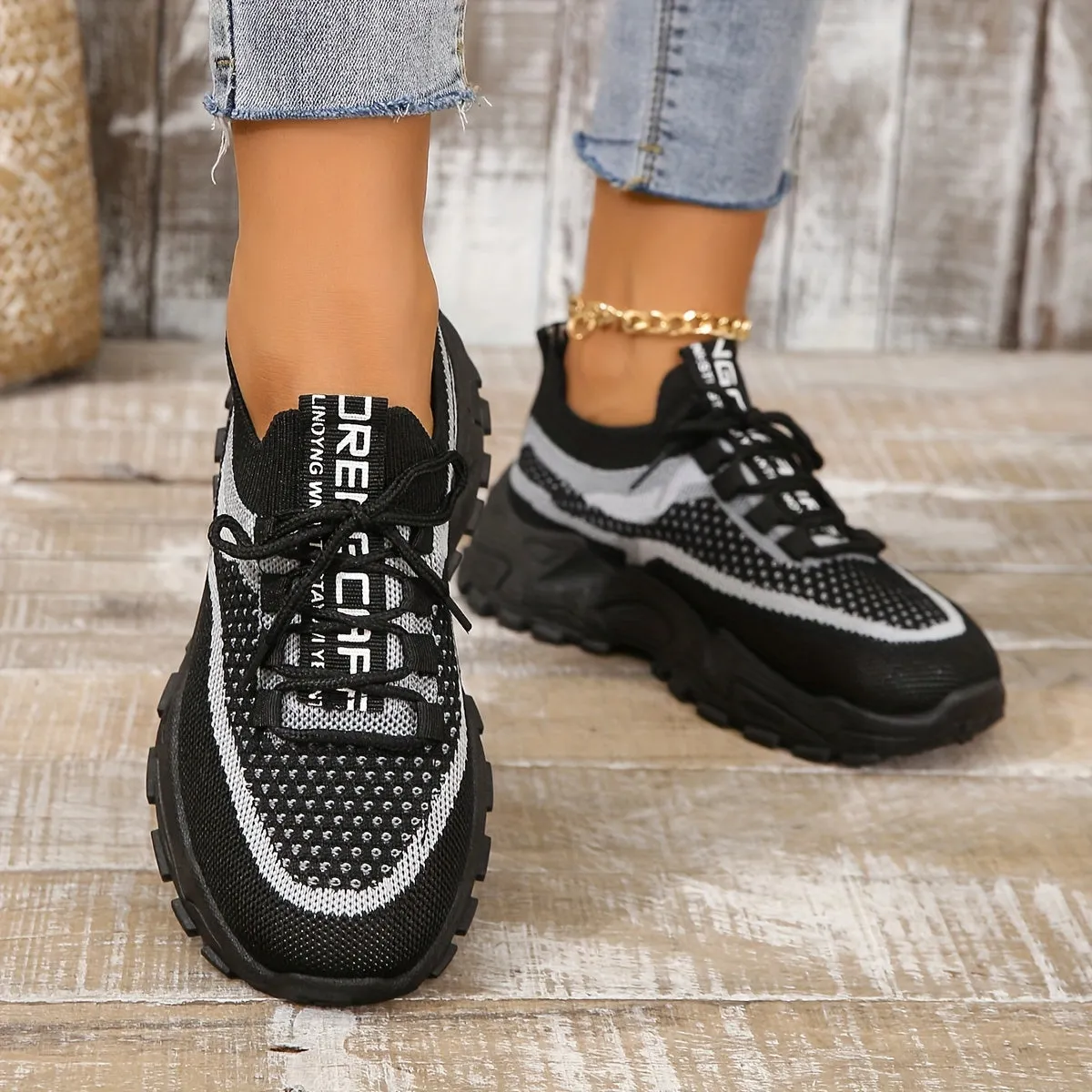 Women's Breathable And Comfortable Color-Blocked Outdoor Sports Shoes